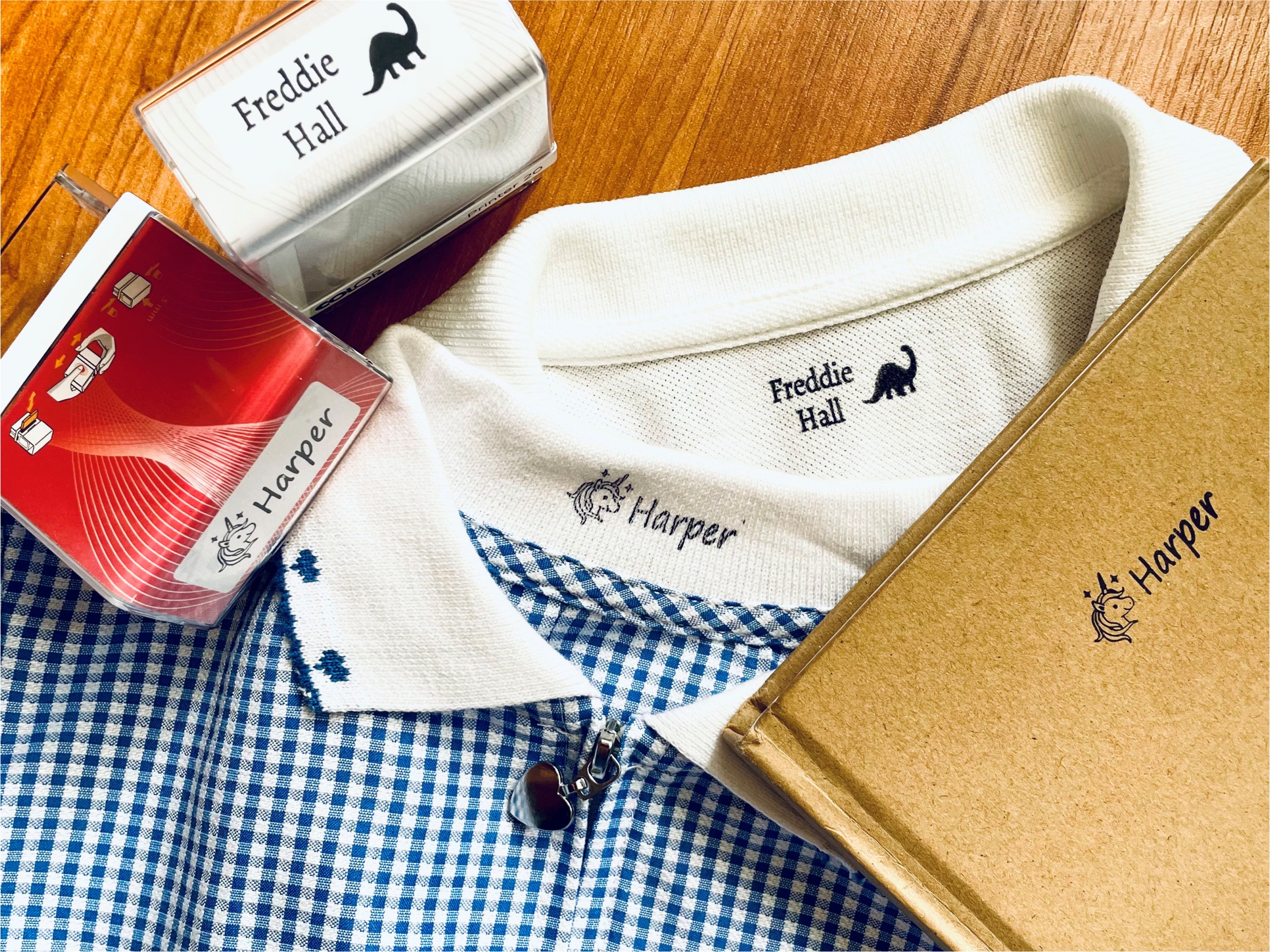 Stamp printing names into school uniforms